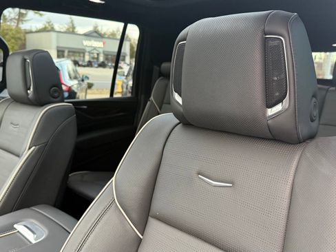 Used 2024 Cadillac Escalade ESV Premium Luxury image 42