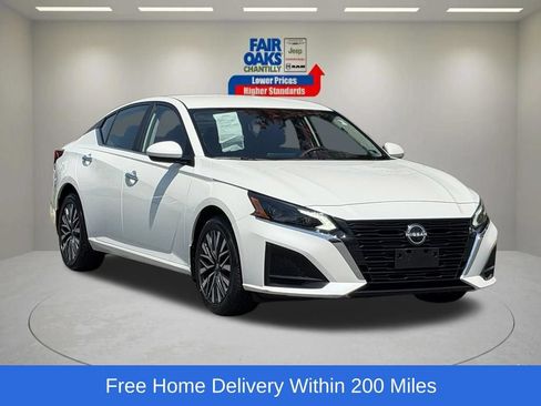 Used 2023 Nissan Altima 2.5 SV AWD/4WD image 1