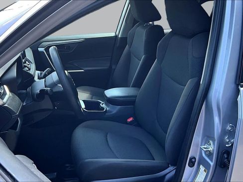 Certified 2025 Toyota RAV4 LE AWD/4WD image 9