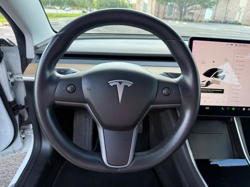 Used 2018 Tesla Model 3 Mid Range RWD image 21