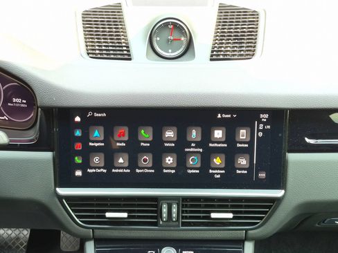 Certified 2023 Porsche Cayenne Platinum Edition AWD/4WD image 13