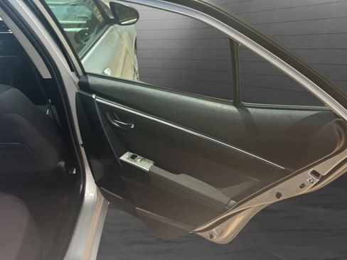 Used 2019 Toyota Corolla LE FWD image 42