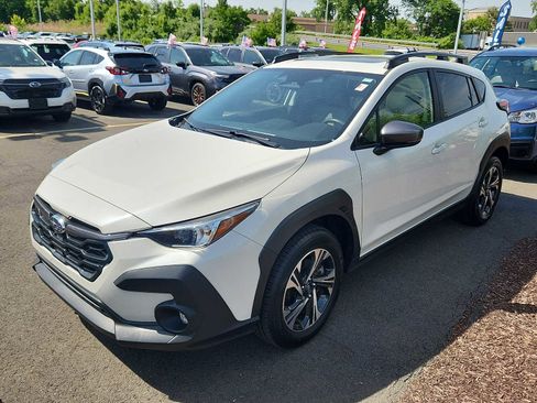 Used 2024 Subaru Crosstrek 2.0i Premium AWD/4WD image 3