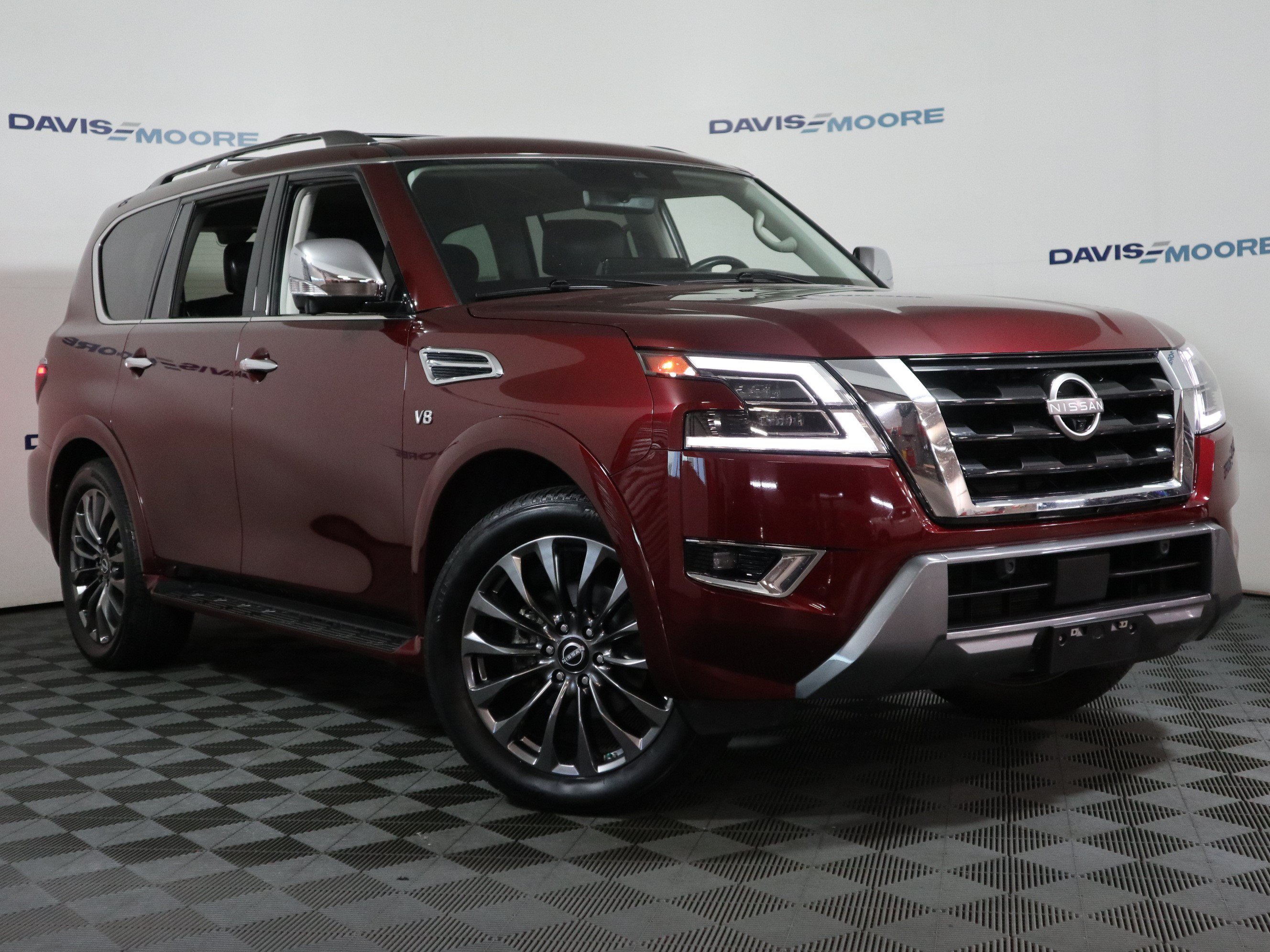 Used 2022 Nissan Armada Platinum w/ Captain's Chairs Package AWD/4WD image 2