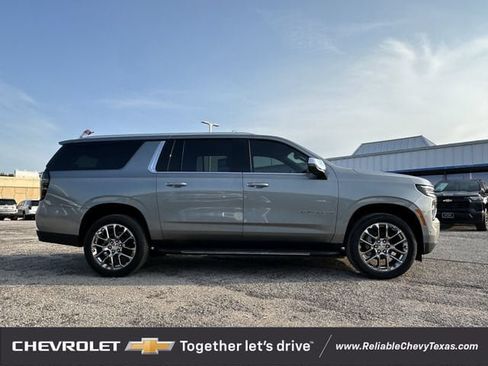 New 2026 Chevrolet Suburban Premier AWD/4WD image 3