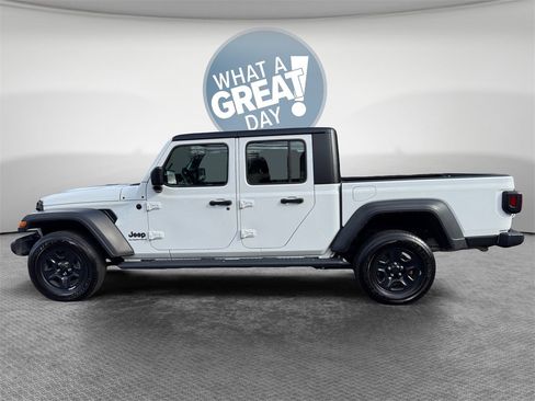 Used 2023 Jeep Gladiator Sport image 6