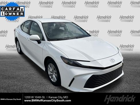 Used 2025 Toyota Camry LE FWD image 1