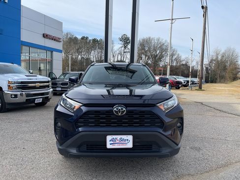 Used 2020 Toyota RAV4 XLE Premium image 14