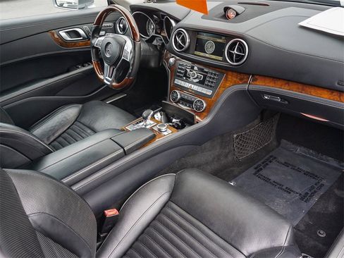 Used 2013 Mercedes-Benz SL 550 image 12