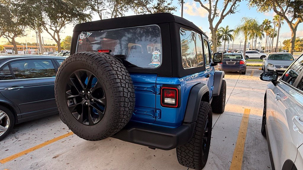Used 2021 Jeep Wrangler Sport AWD/4WD image 8