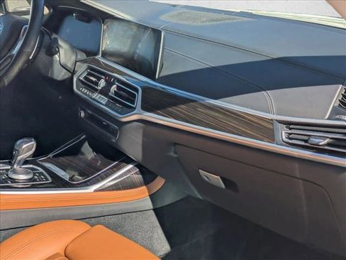 Used 2021 BMW X7 xDrive40i w/ Premium Package image 23