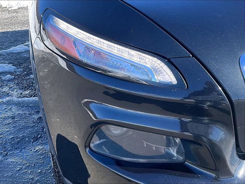 Used 2014 Jeep Cherokee Latitude w/ Comfort/Convenience Group image 26