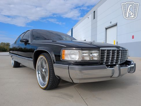 Used 1994 Cadillac Fleetwood Brougham image 21