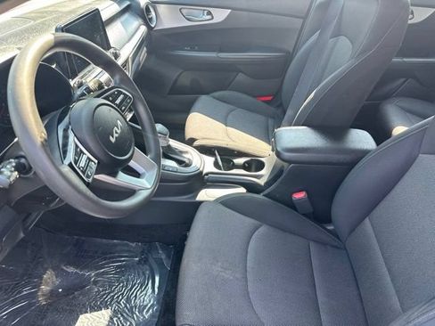 Used 2022 Kia Forte LXS FWD image 12