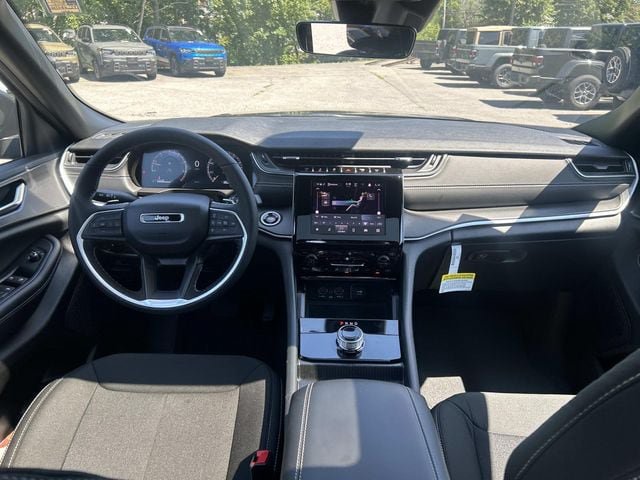 New 2026 Jeep Grand Cherokee Laredo X AWD/4WD image 6