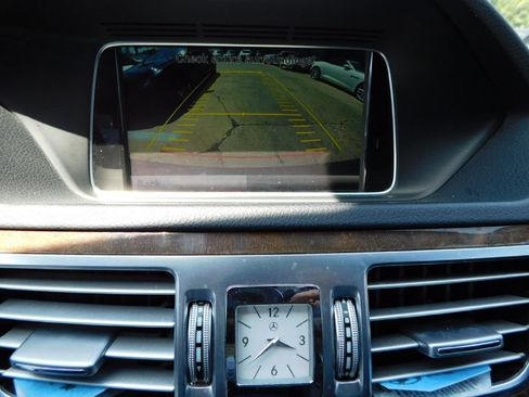 Used 2014 Mercedes-Benz E 350 4MATIC Sedan image 31