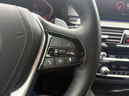 Used 2020 BMW 530i xDrive w/ Premium Package image 21