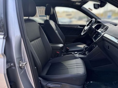 Used 2023 Volkswagen Tiguan SE R-Line image 25