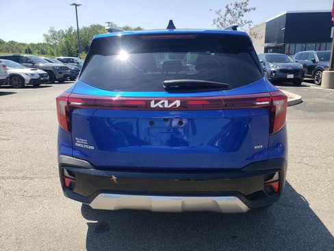 Used 2024 Kia Seltos S AWD/4WD image 4