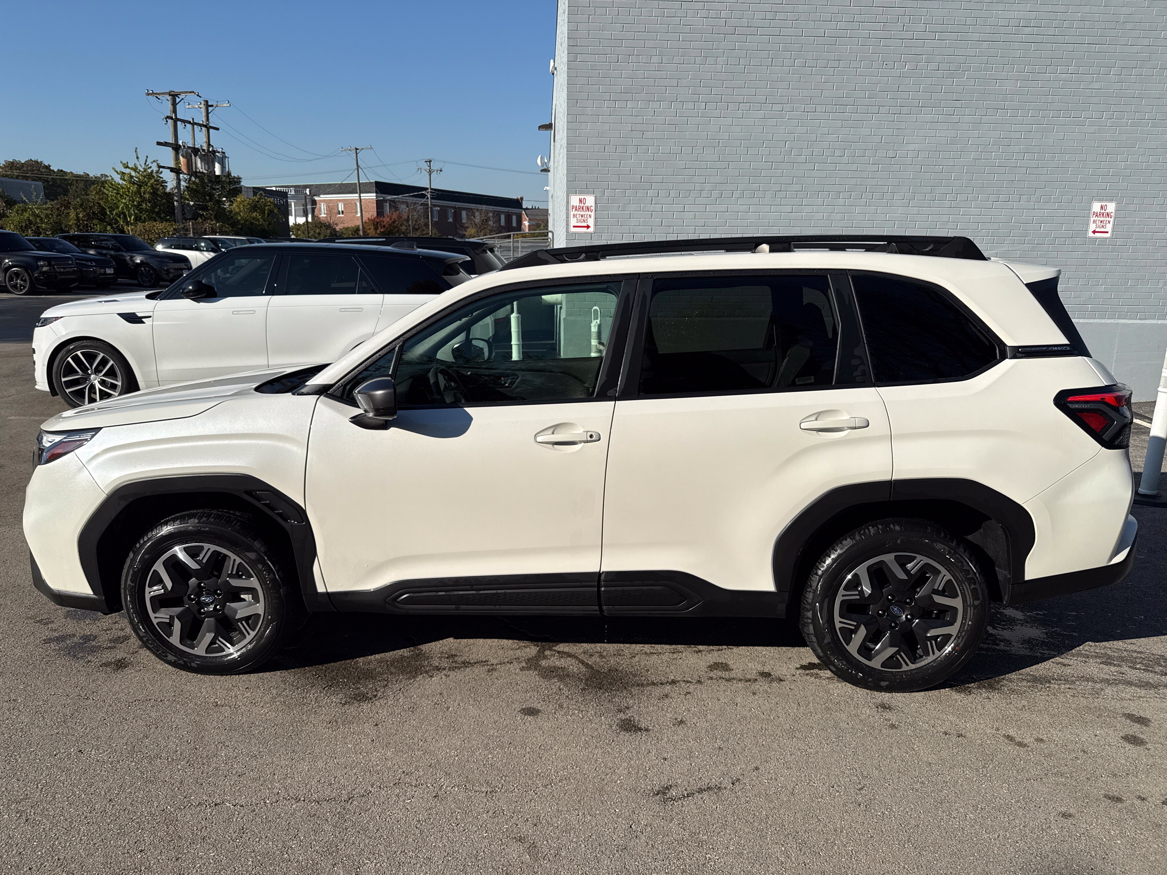 Used 2025 Subaru Forester Premium AWD/4WD image 2