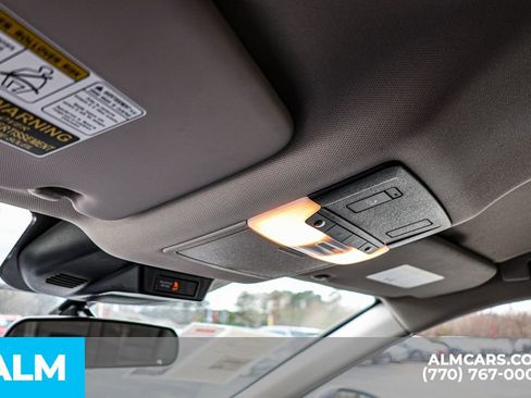 Used 2024 Nissan Rogue SV image 59