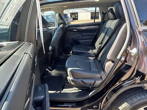 Used 2022 Toyota Highlander Platinum AWD/4WD image 36