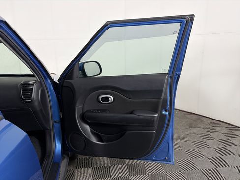 Used 2017 Kia Soul + w/ Designer's Package image 40