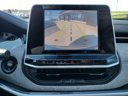 Used 2022 Jeep Compass Latitude w/ Convenience Group image 28