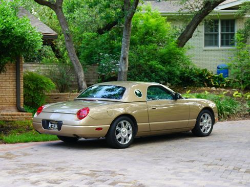Used 2005 Ford Thunderbird RWD image 7