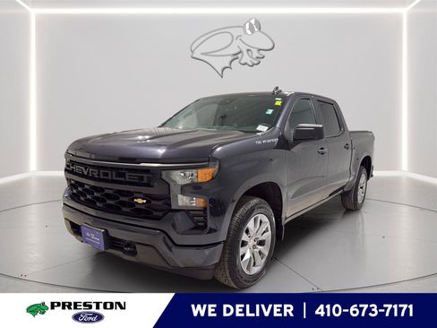 Used 2022 Chevrolet Silverado 1500 Custom AWD/4WD image 1
