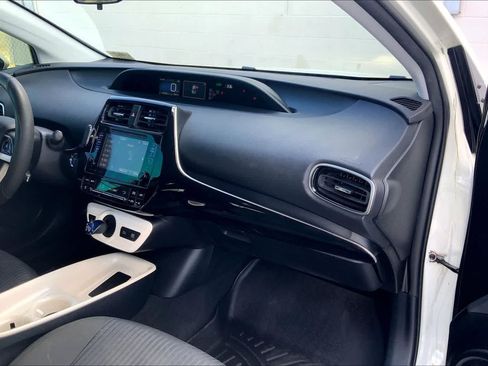 Used 2016 Toyota Prius Four FWD image 23