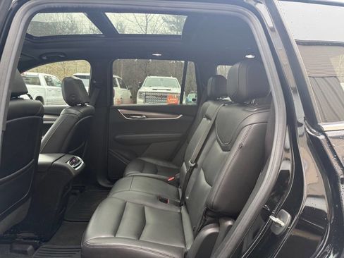 Used 2023 Cadillac XT6 Luxury image 18