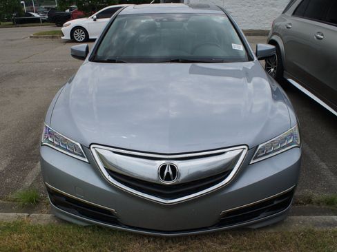 Used 2015 Acura TLX w/ Technology Package FWD image 2