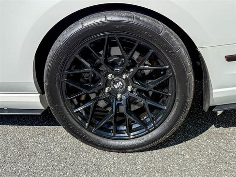 Used 2013 Ford Mustang Shelby GT500 RWD image 19