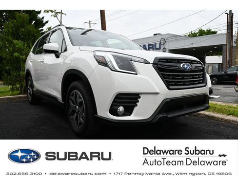 Used 2022 Subaru Forester Premium AWD/4WD image 1