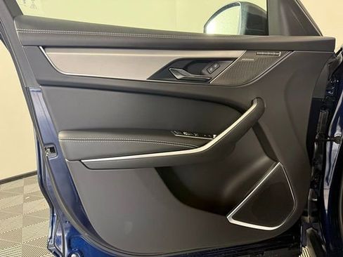 Certified 2025 Jaguar F-PACE R-Dynamic S image 11