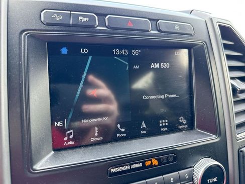 Used 2018 Ford Expedition Max XLT w/ Equipment Group 202A AWD/4WD image 14