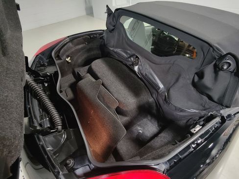 Used 2008 Pontiac Solstice GXP w/ Premium Package image 11