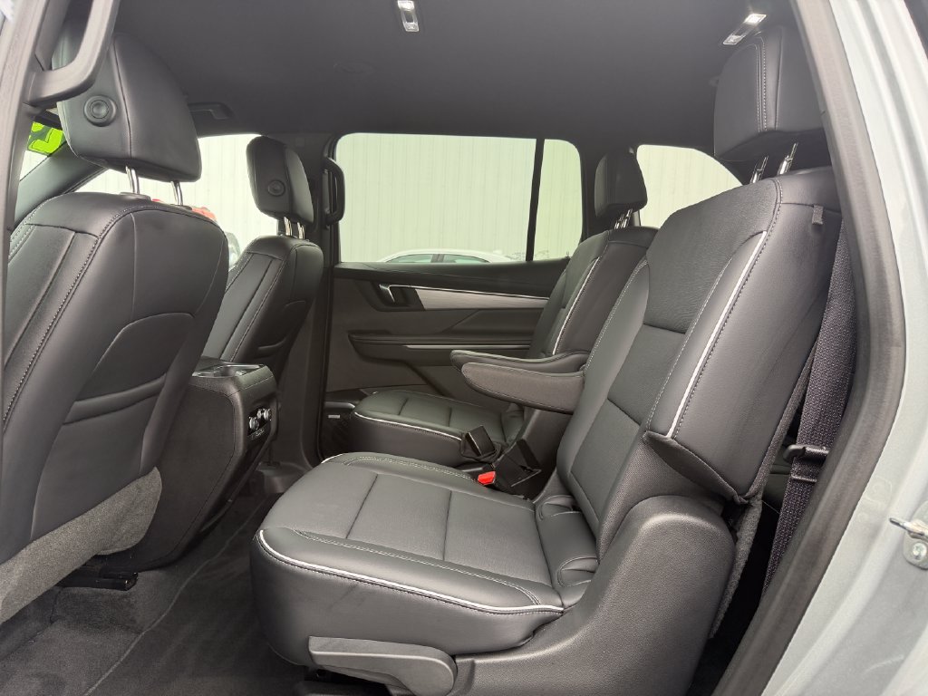 Used 2025 Buick Enclave Preferred AWD/4WD image 35