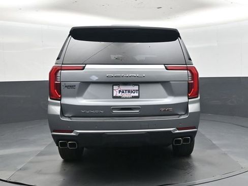 Used 2025 GMC Yukon XL Denali AWD/4WD image 5