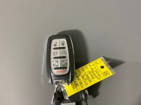 Used 2022 Chrysler Pacifica Touring-L FWD image 60