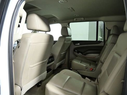 Used 2020 Chevrolet Suburban Premier image 14