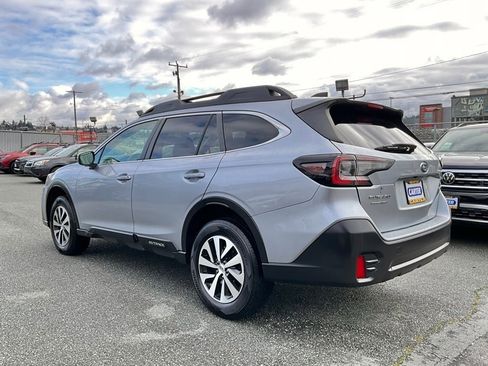 Used 2022 Subaru Outback Premium image 6