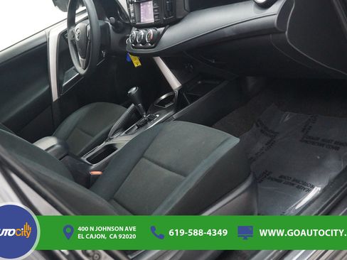 Used 2016 Toyota RAV4 LE FWD image 8