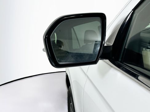 Used 2024 Ford Expedition Limited image 16