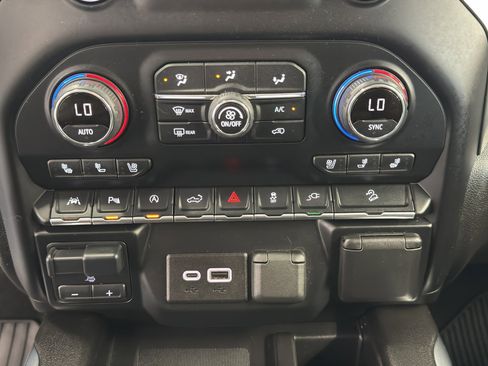 Used 2021 Chevrolet Silverado 1500 LTZ w/ Technology Package AWD/4WD image 23
