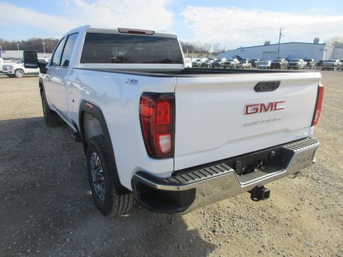 New 2026 GMC Sierra 2500 SLE w/ SLE Value Package; image 9