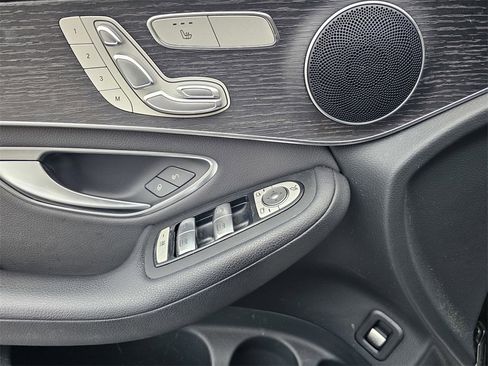 Used 2022 Mercedes-Benz GLC 300 image 16