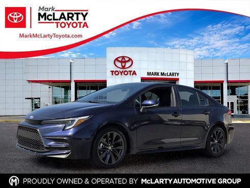 Used 2025 Toyota Corolla SE FWD image 1