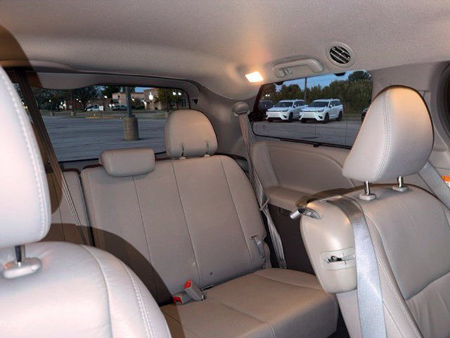 Used 2019 Toyota Sienna XLE FWD image 12